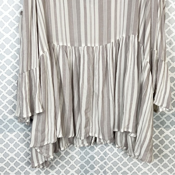 EUC Torrid Babydoll Rayon Crepe Cold Shoulder Top in Multi Stripe - Picture 7 of 10